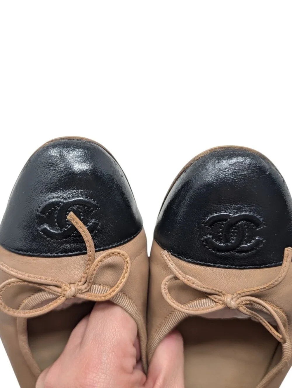 Chanel Nude Beige Leather Cap Toe Interlocking CC Ballet Flats Size EU 40